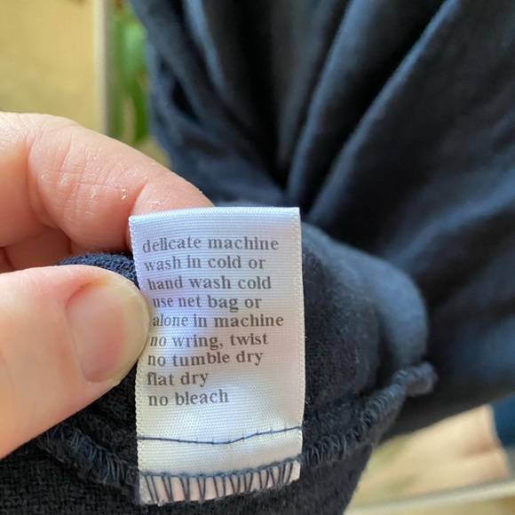 Black Crane linen/rayon pleated cocoon dress Navy - Picture 6 of 7